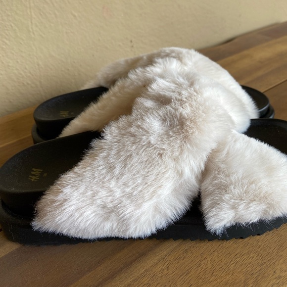 Faux Fur Slippers - Picture 6 of 9